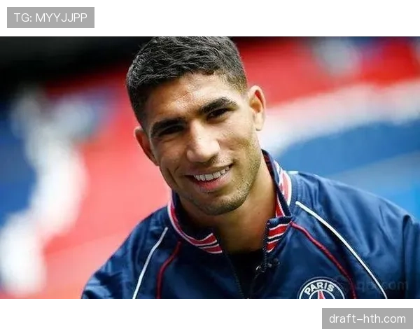 阿什拉夫荣获世界最佳右后卫殊荣,职业生涯再创新高 阿什拉夫荣获世界最佳右后卫殊荣,职业生涯再创新高