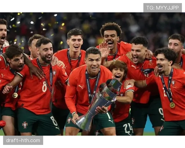 斯图加特控球战术焕发新活力,团队合作彰显足球魅力 斯图加特控球战术焕发新活力,团队合作彰显足球魅力